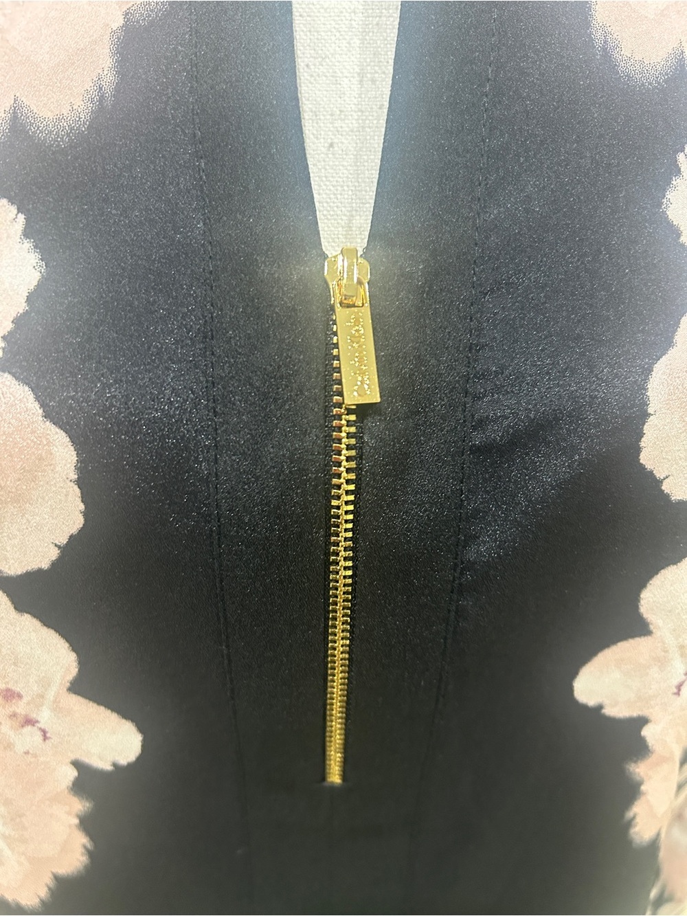 Calvin Klein Black Blouse with Blush Floral Print gold zippered front sz large - Picture 6 of 11